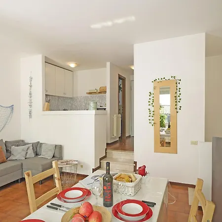 Apartment Petronella - Gardagate