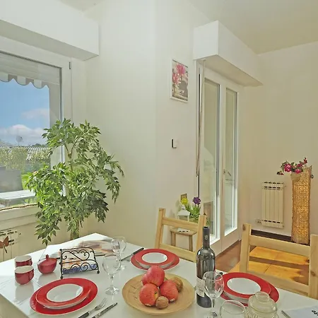 Apartment Petronella - Gardagate *
