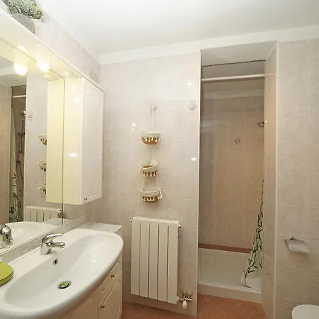 Petronella - Gardagate Apartmán