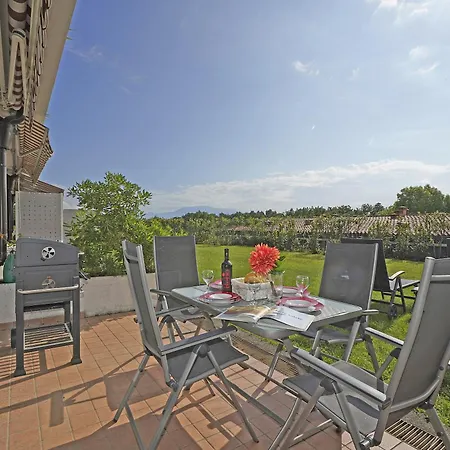 Petronella - Gardagate Apartment